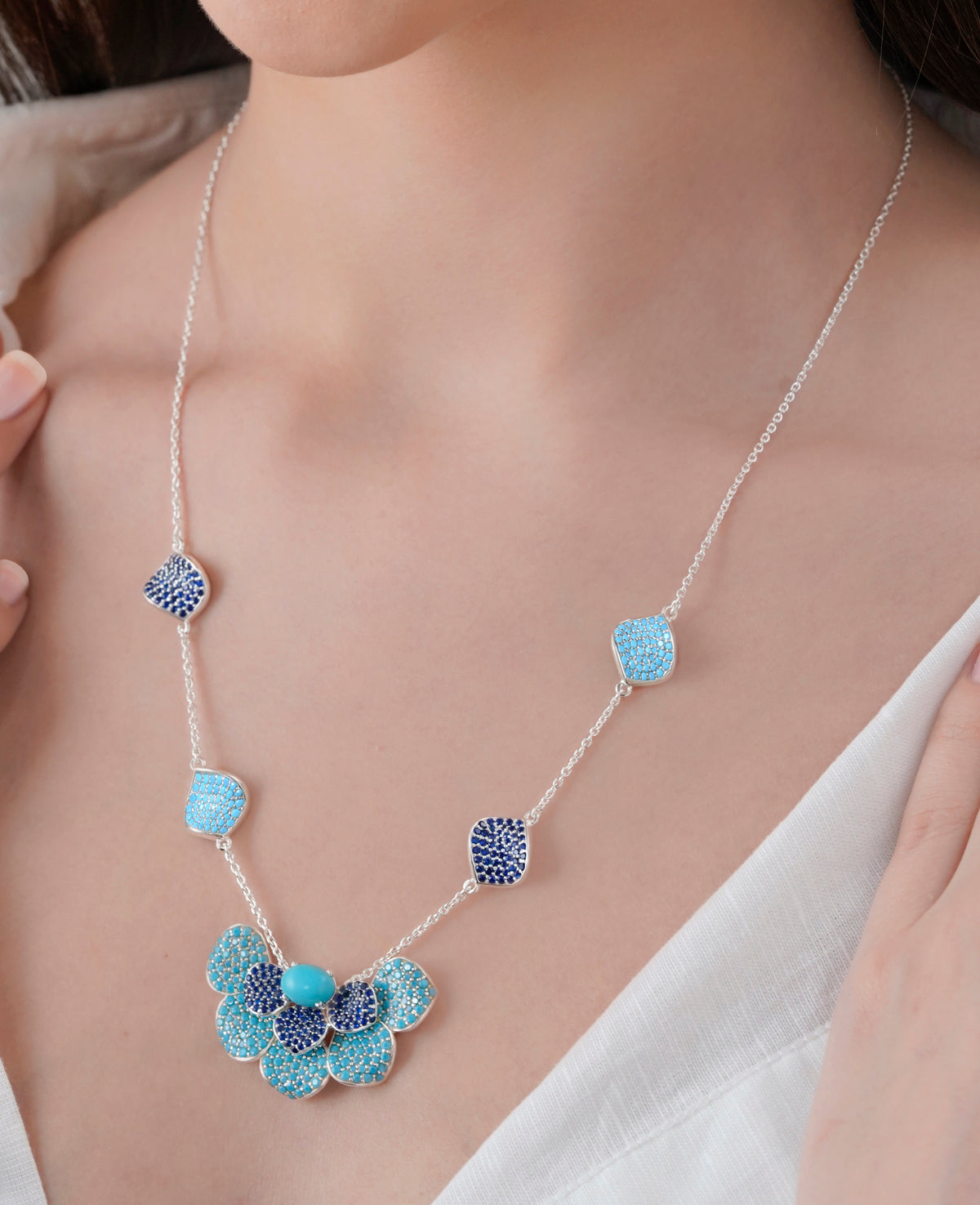 Glorious Petal Necklace - Turquoise Blue